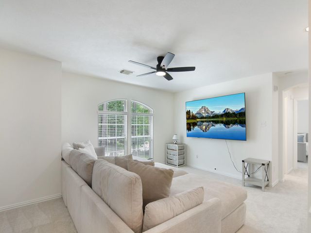 11 Barlow Ct, The Woodlands, TX 77382