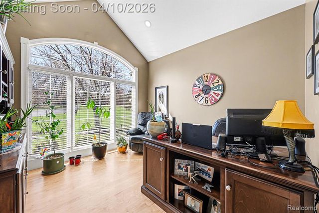 55256 Lee Rd Road, New Hudson, MI 48165