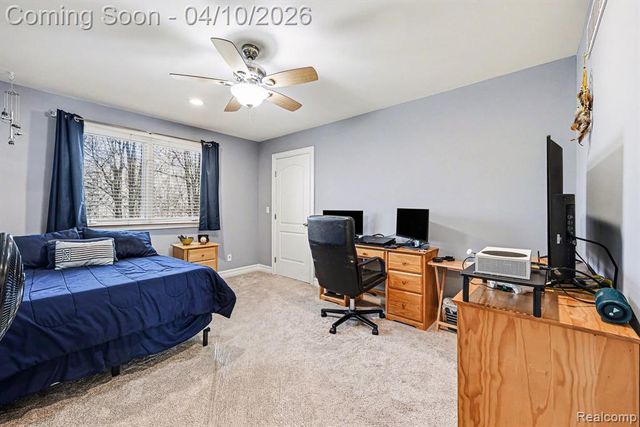 55256 Lee Rd Road, New Hudson, MI 48165