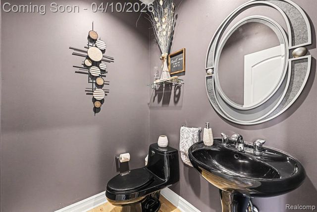 55256 Lee Rd Road, New Hudson, MI 48165