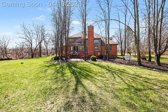 55256 Lee Rd Road, New Hudson, MI 48165