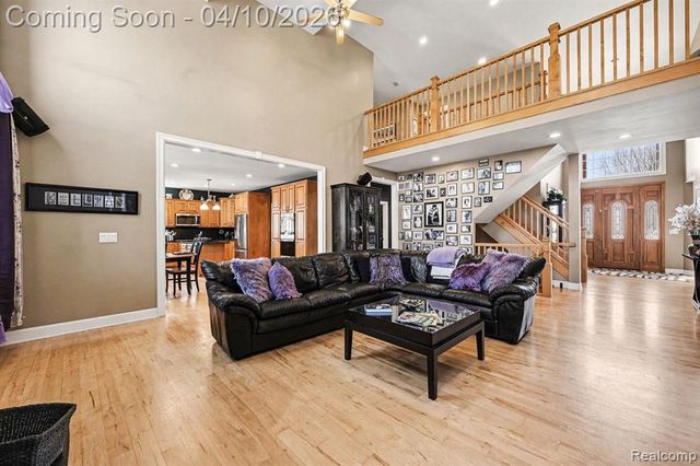 55256 Lee Rd Road, New Hudson, MI 48165