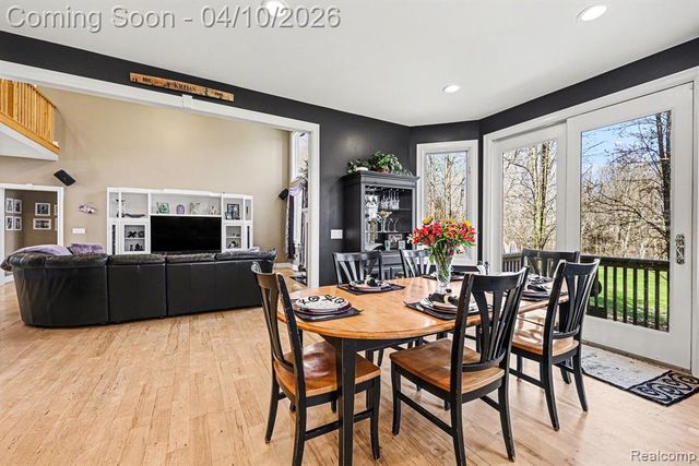 55256 Lee Rd Road, New Hudson, MI 48165