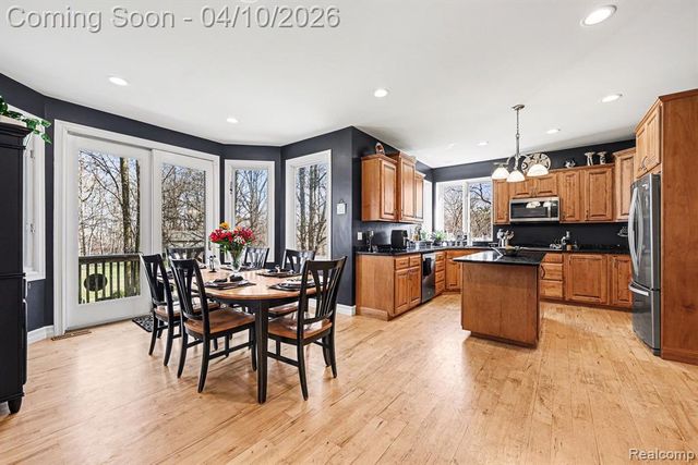 55256 Lee Rd Road, New Hudson, MI 48165