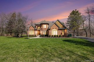 55256 Lee Rd Road, New Hudson, MI 48165