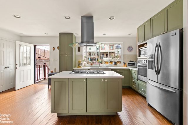 205 34TH Street, New York City, NY 11232
