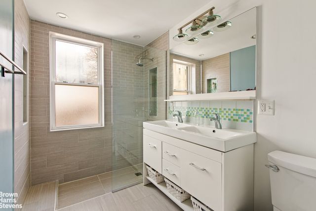 205 34TH Street, New York City, NY 11232