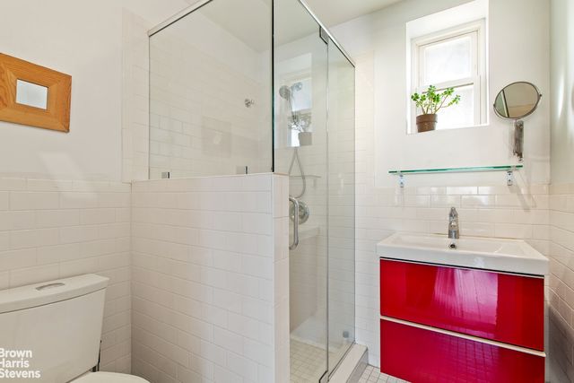 205 34TH Street, New York City, NY 11232