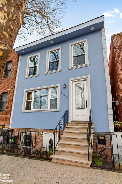 205 34TH Street, New York City, NY 11232