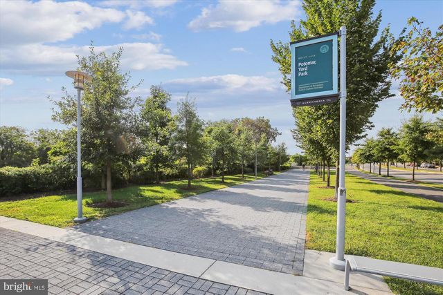 409 E RAYMOND AVE #8, Alexandria, VA 22301