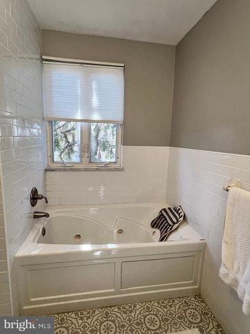 1506 E MERMAID LN, Wyndmoor, PA 19038