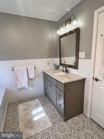 1506 E MERMAID LN, Wyndmoor, PA 19038