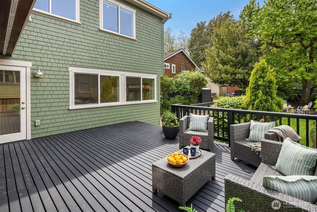 1131 19th Avenue E, Seattle, WA 98112