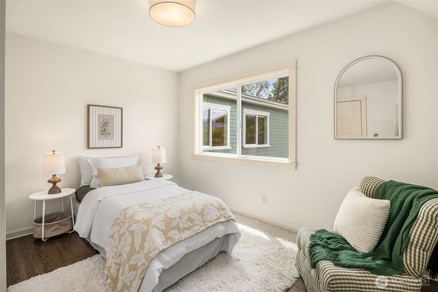 1131 19th Avenue E, Seattle, WA 98112