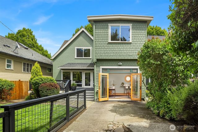 1131 19th Avenue E, Seattle, WA 98112