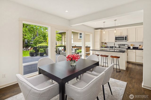 1131 19th Avenue E, Seattle, WA 98112
