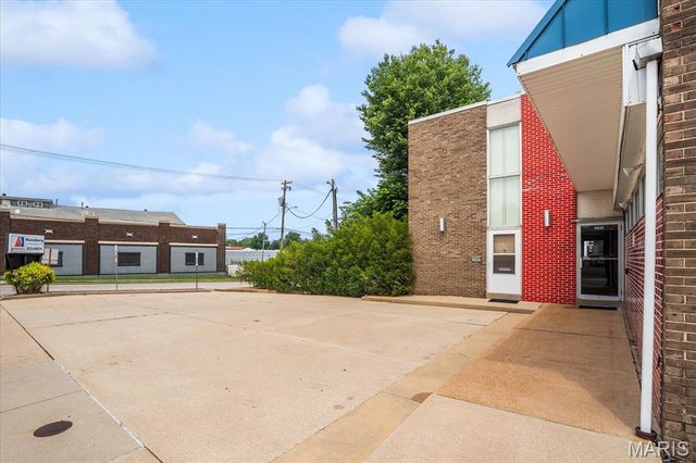 100 Mascoutah Avenue, Belleville, IL 62220