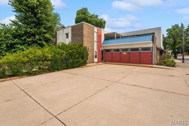 100 Mascoutah Avenue, Belleville, IL 62220