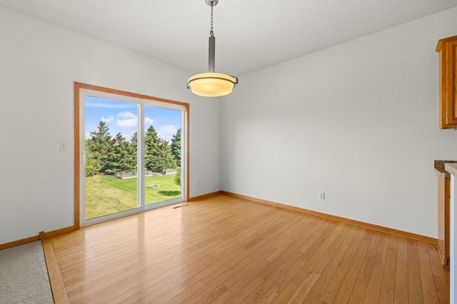 1096 Danube Avenue, Shakopee, MN 55379