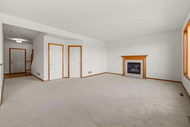 1096 Danube Avenue, Shakopee, MN 55379