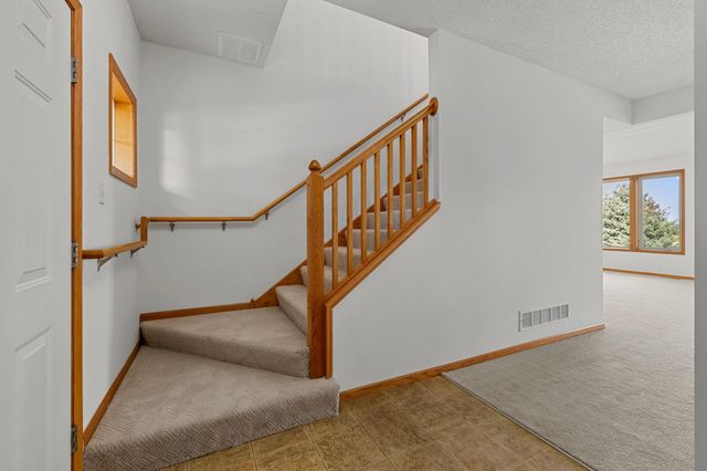 1096 Danube Avenue, Shakopee, MN 55379