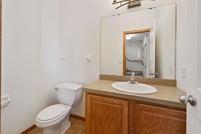 1096 Danube Avenue, Shakopee, MN 55379