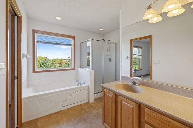 1096 Danube Avenue, Shakopee, MN 55379