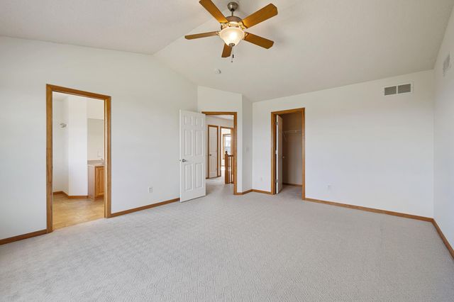 1096 Danube Avenue, Shakopee, MN 55379