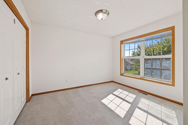 1096 Danube Avenue, Shakopee, MN 55379