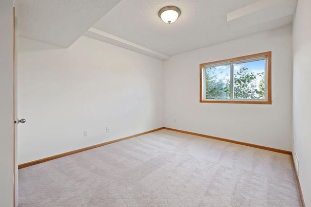 1096 Danube Avenue, Shakopee, MN 55379