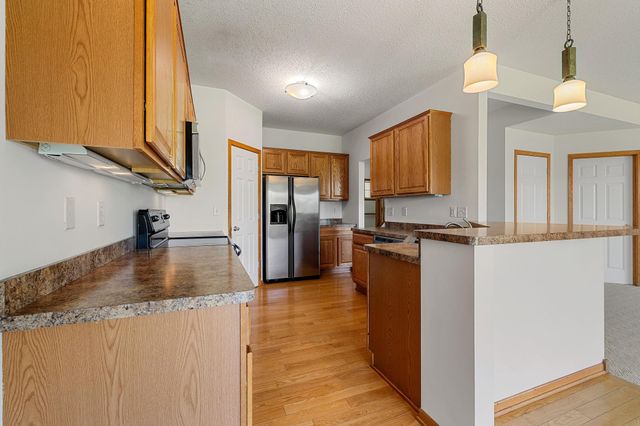 1096 Danube Avenue, Shakopee, MN 55379