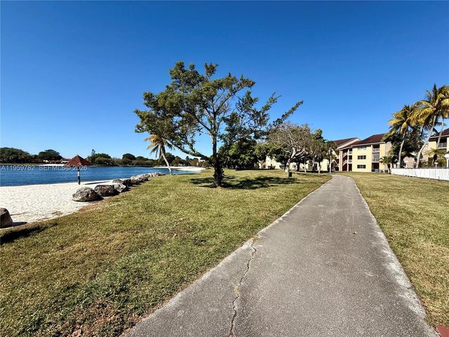 15300 SW 106th Ter 515, Miami, FL 33196