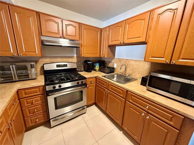 15300 SW 106th Ter 515, Miami, FL 33196