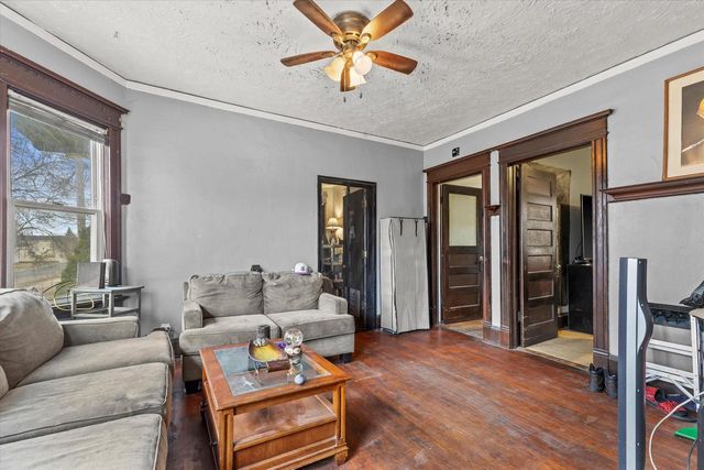 2610 N 10th STREET, Milwaukee, WI 53206