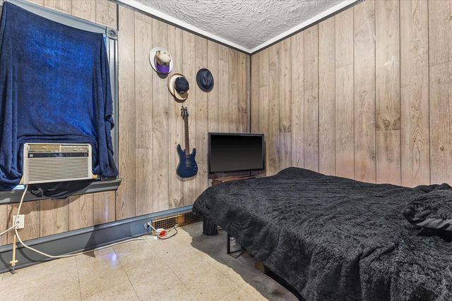 2610 N 10th STREET, Milwaukee, WI 53206