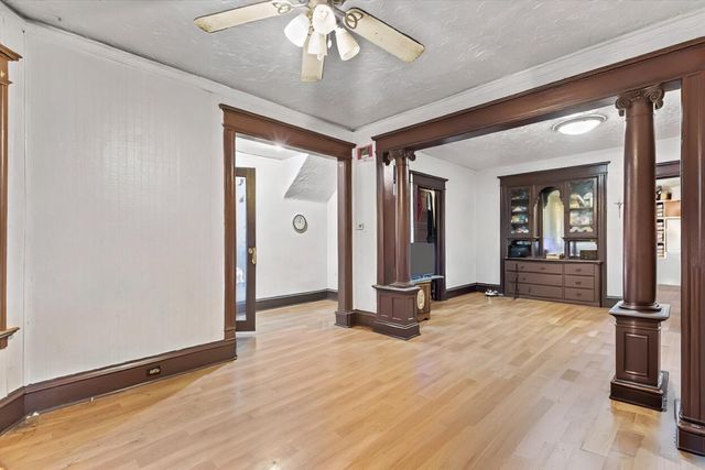 2610 N 10th STREET, Milwaukee, WI 53206