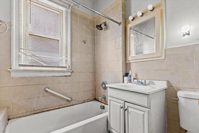 2610 N 10th STREET, Milwaukee, WI 53206