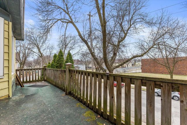 2610 N 10th STREET, Milwaukee, WI 53206