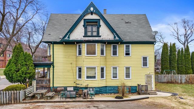 2610 N 10th STREET, Milwaukee, WI 53206