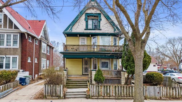 2610 N 10th STREET, Milwaukee, WI 53206