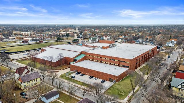 2610 N 10th STREET, Milwaukee, WI 53206