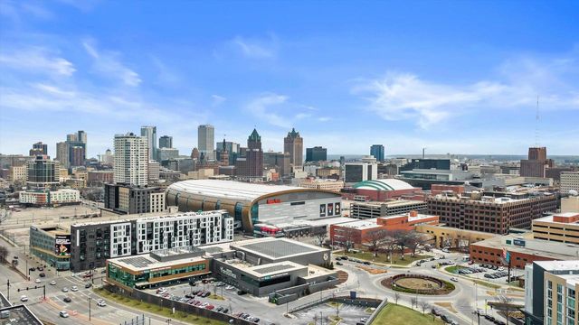 2610 N 10th STREET, Milwaukee, WI 53206