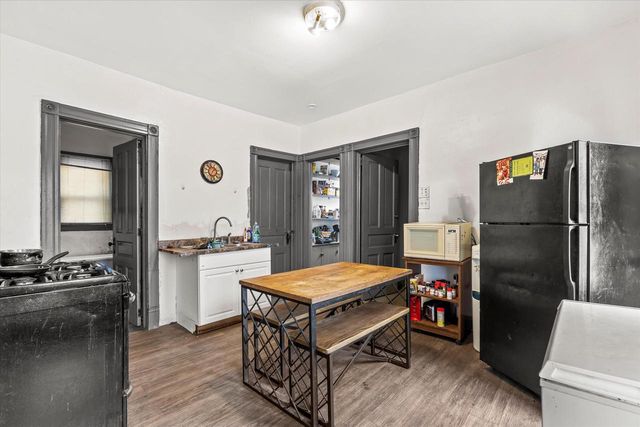 2610 N 10th STREET, Milwaukee, WI 53206