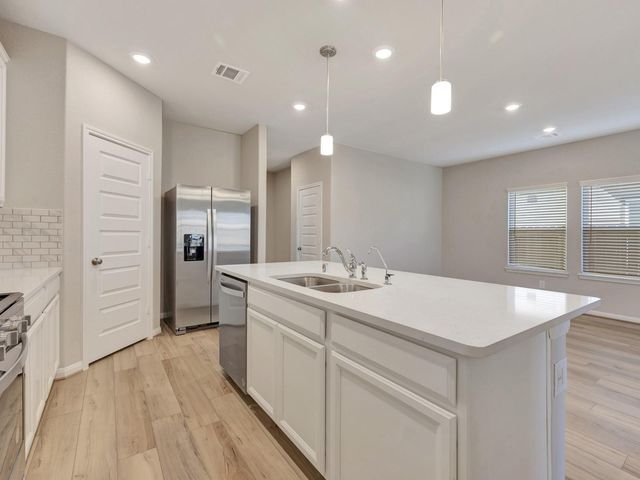 410 Gram Hill Drive, Montgomery, TX 77316