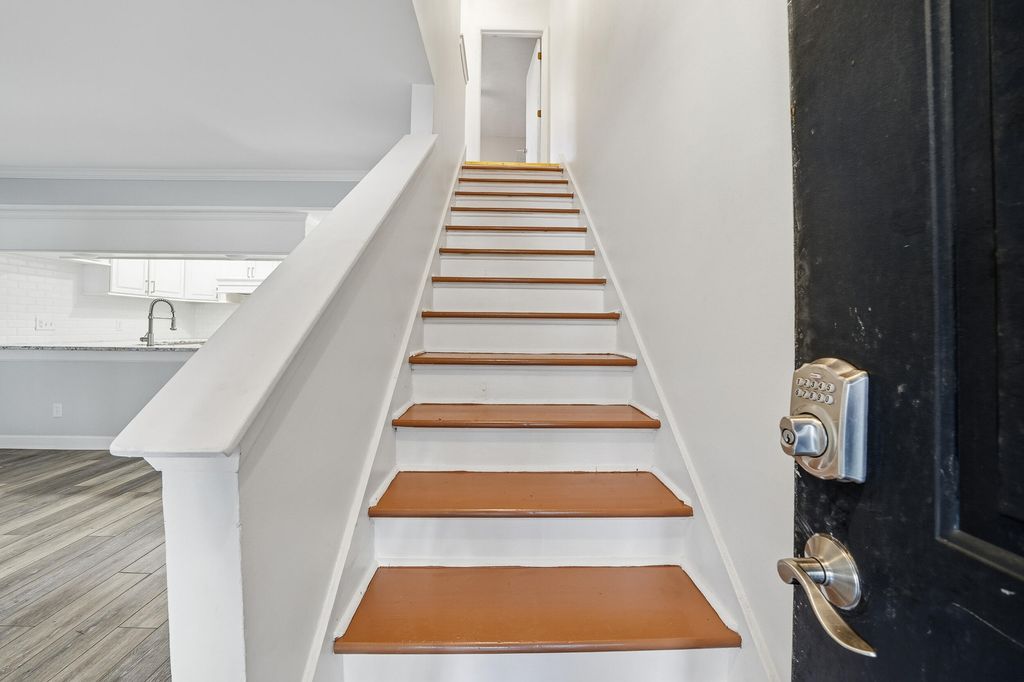 Image 15 of property listing at 203 Weber Road B, Summerville, SC 29483