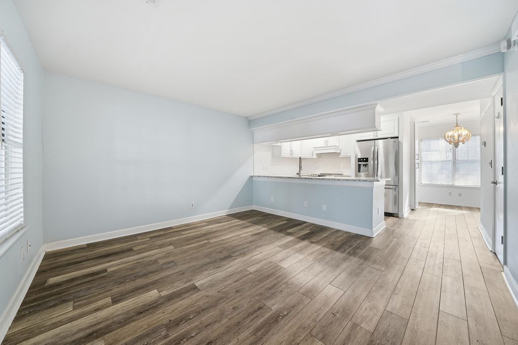 Image 5 of property listing at 203 Weber Road B, Summerville, SC 29483