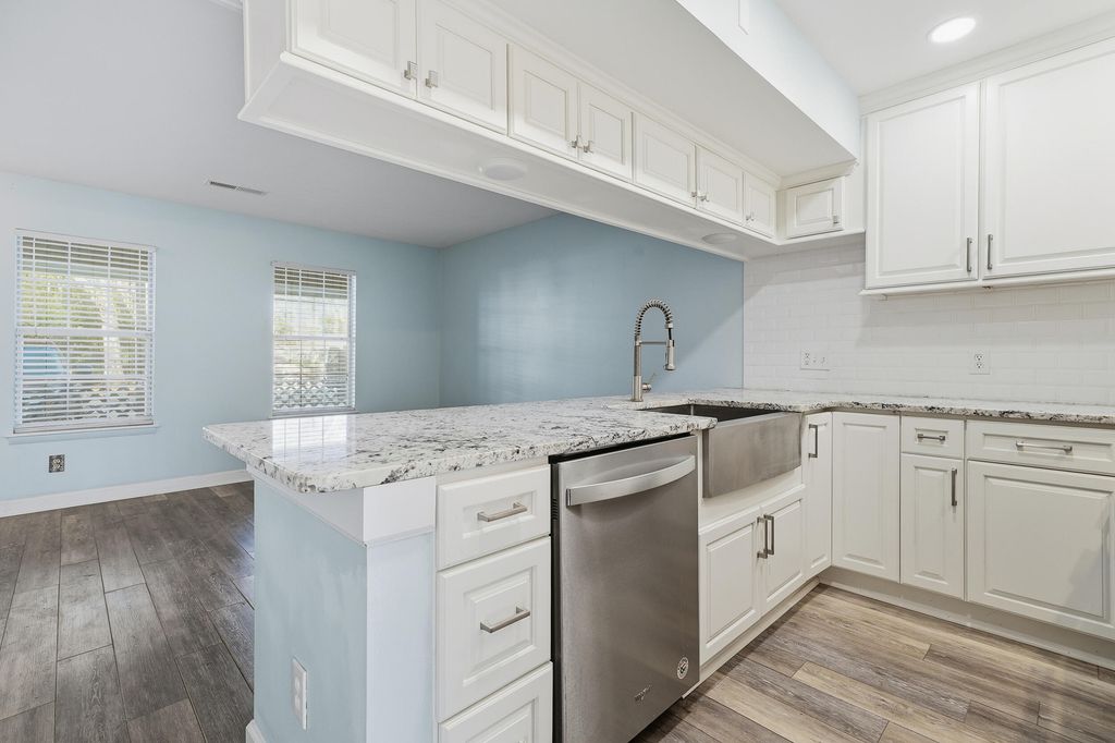 Image 9 of property listing at 203 Weber Road B, Summerville, SC 29483