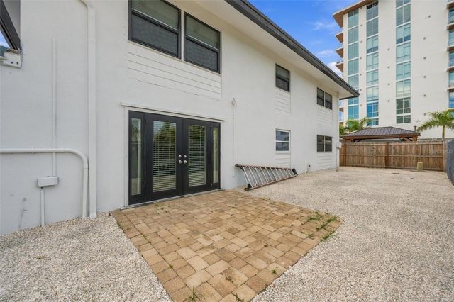 171 GOLDEN GATE POINT, Sarasota, FL 34236