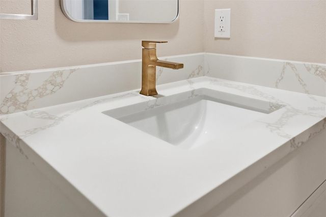 171 GOLDEN GATE POINT, Sarasota, FL 34236