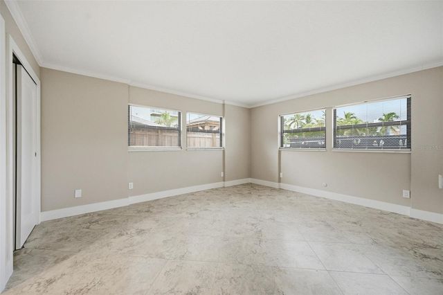 171 GOLDEN GATE POINT, Sarasota, FL 34236